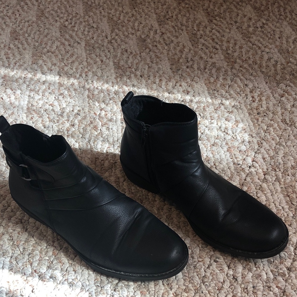 Easy Street Black Ankle Boots